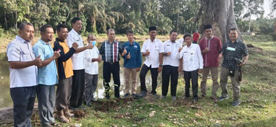 Dosen Faperta UIR Tebar 5.000 Bibit Ikan Baung dan Tanam Pohon di Kawasan Danau Inayan Pulau Aro Kuansing